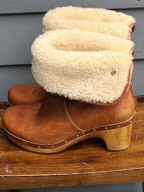 UGG Lynna Brown Leather Off White shearling Boots size 8